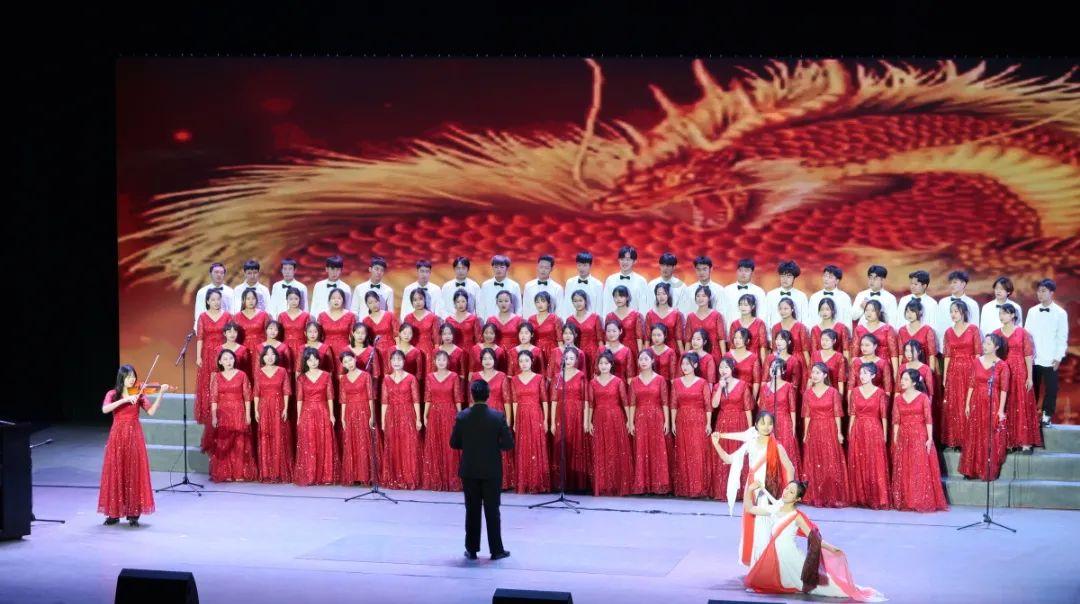 文件夹怎么删也删不掉。文件夹名为asads。